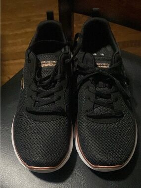Women’s sketchers
